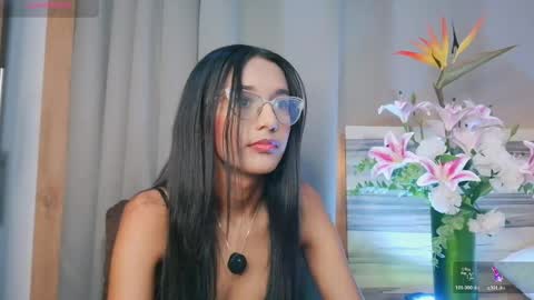luna_valen online show from May 10, 4:36 am