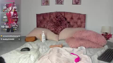 luna_velveth1 online show from March 18, 5:45 am