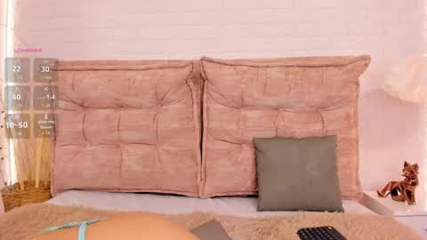 lunaa_hart online show from May 13, 4:29 am