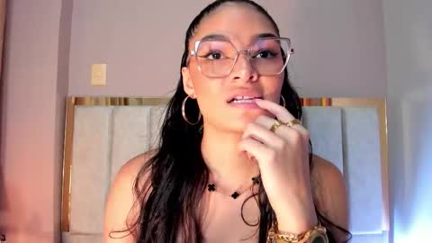 Luna Aspen online show from November 10, 6:14 pm