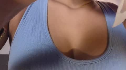 Luna Aspen online show from April 9, 6:35 pm