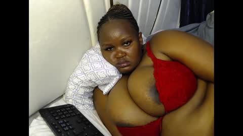 lunabloom01 online show from March 13, 7:09 am