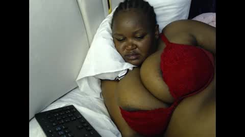 lunabloom01 online show from April 11, 2:50 am