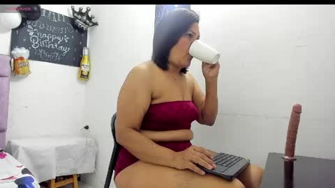lunabrillante1972 online show from May 13, 9:15 am