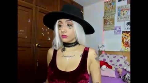 lunacristal_moon online show from October 16, 10:18 am