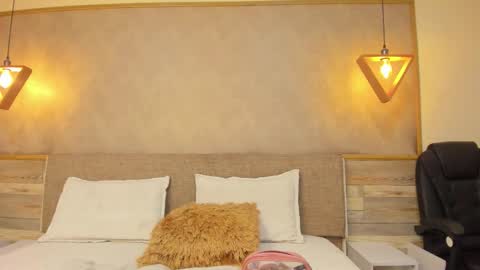 LUNA  online show from January 9, 6:01 pm