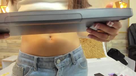 LUNA  online show from November 25, 1:57 pm