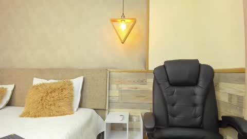 LUNA  online show from January 7, 5:49 pm