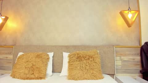 LUNA  online show from January 8, 5:50 pm