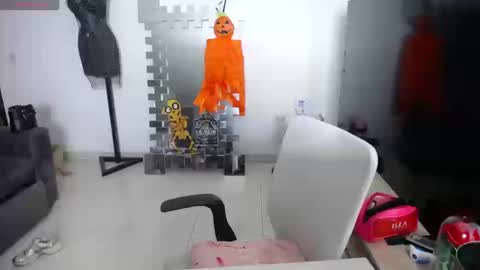 lunagardners online show from October 15, 11:51 pm