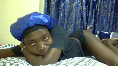 lunah_kitty online show from May 22, 6:39 pm