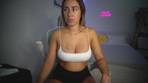 Laura online show from November 4, 10:42 am