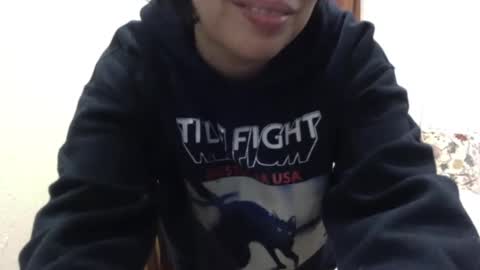 Snapshot of lunamivida chatting on December 6, 6:26 am karazorel online show from December 6, 6:26 am