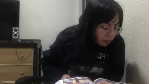 Snapshot of lunamivida chatting on January 15, 9:45 am karazorel online show from January 15, 9:45 am