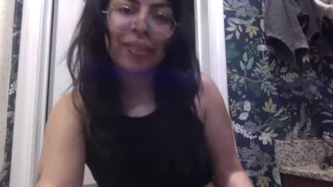 Snapshot of lunamivida chatting on March 11, 5:35 am karazorel online show from March 11, 5:35 am