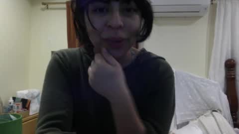 Snapshot of lunamivida chatting on December 11, 5:21 am karazorel online show from December 11, 5:21 am