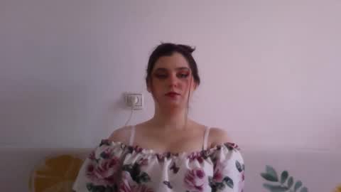 Snapshot of lunamoody chatting on October 2, 7:24 am lunamoody online show from October 2, 7:24 am