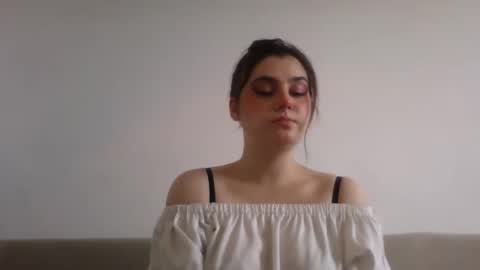 Snapshot of lunamoody chatting on October 3, 10:09 am lunamoody online show from October 3, 10:09 am
