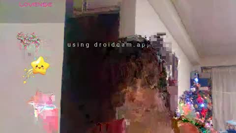 Snapshot of lunamoon_17 chatting on December 4, 11:24 pm LUNA online show from December 4, 11:24 pm