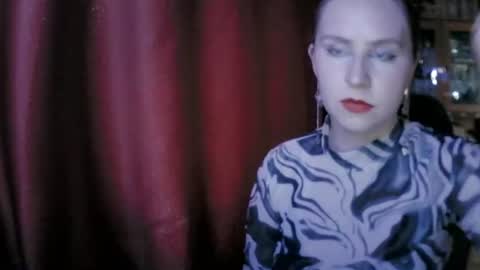 lunamystique_ online show from July 11, 12:27 pm