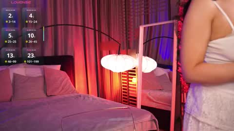 Luna  next streams Mon Tue Fri Sat Sun 8pm-5am gmt0 online show from October 18, 8:43 pm