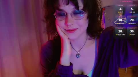 Snapshot of lunaoddity chatting on September 24, 5:56 pm Luna online show from September 24, 5:56 pm