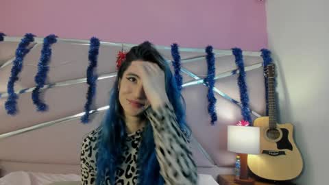 Luna Page online show from December 31, 1:08 pm
