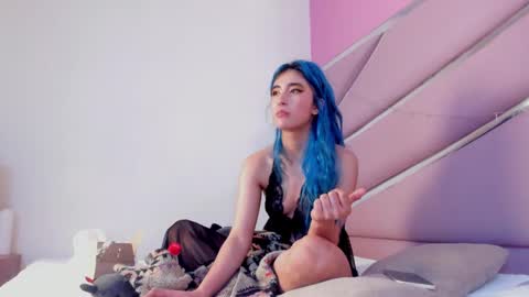 Luna Page online show from March 6, 5:22 pm
