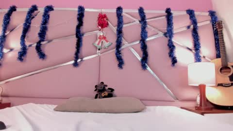 Luna Page online show from December 29, 1:06 pm