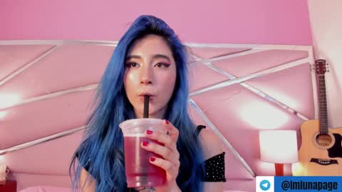 Luna Page online show from February 3, 2:24 pm
