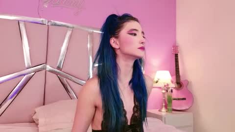 Luna Page online show from September 27, 8:49 pm