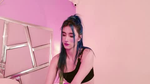 Luna Page online show from October 2, 9:09 pm