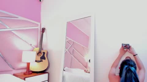 Luna Page online show from January 25, 2:08 pm