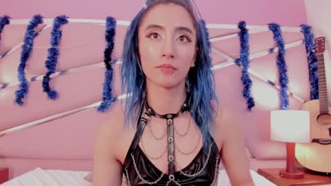 Luna Page online show from December 28, 5:35 pm