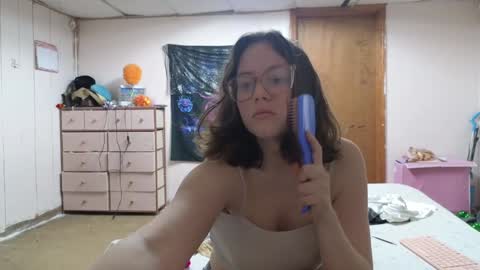 Snapshot of lunaquinn45 chatting on December 30, 1:26 am lunaquinn45 online show from December 30, 1:26 am