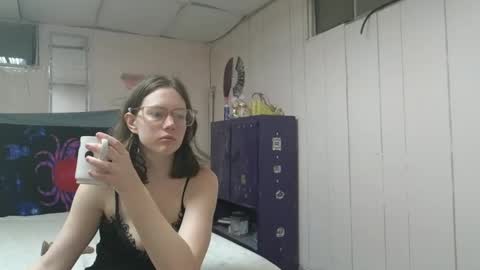 Snapshot of lunaquinn45 chatting on February 12, 1:09 am lunaquinn45 online show from February 12, 1:09 am