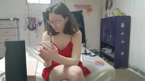 Snapshot of lunaquinn45 chatting on March 8, 3:11 pm lunaquinn45 online show from March 8, 3:11 pm