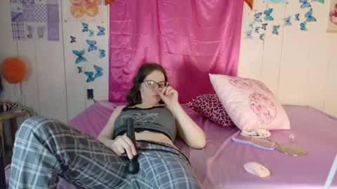 lunaquinn45 online show from May 10, 11:29 pm
