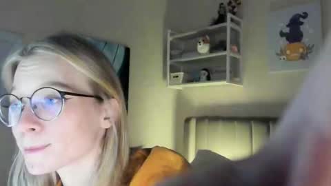 Sofia online show from October 17, 5:27 pm