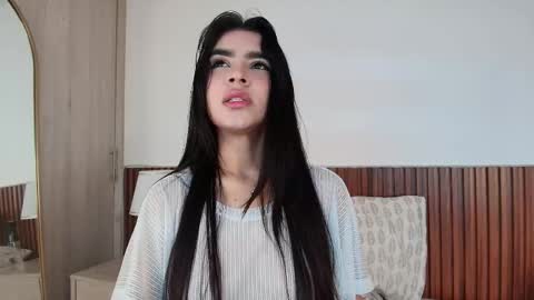 Luna Rousse online show from May 17, 3:06 am