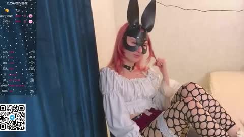 Laura online show from September 25, 9:01 pm