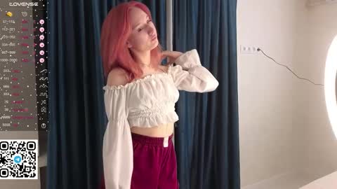 Laura online show from September 29, 7:19 pm