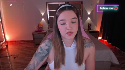LUNA ROSE online show from May 23, 4:00 am