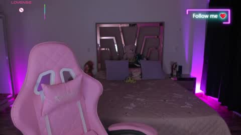 LUNA ROSE online show from May 7, 3:55 am