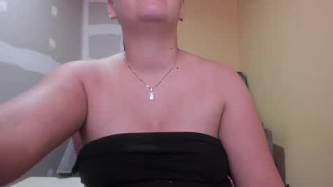 Katty   what ever do you want on my pv is for extra tokens minimi 250 tks ty u for understand online show from May 14, 4:51 am