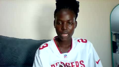 luo_queen online show from April 8, 1:46 pm