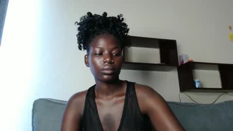 luo_queen online show from February 26, 11:09 am