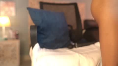 lupe online show from November 22, 7:49 pm