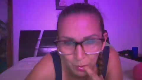 Lupita online show from September 23, 1:59 am