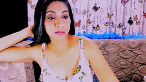 luscious_lips6901 online show from October 5, 8:52 am